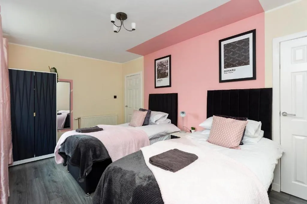 Stylish 3 Bed Edinburgh Abode - Parking And Garden Villa United Kingdom