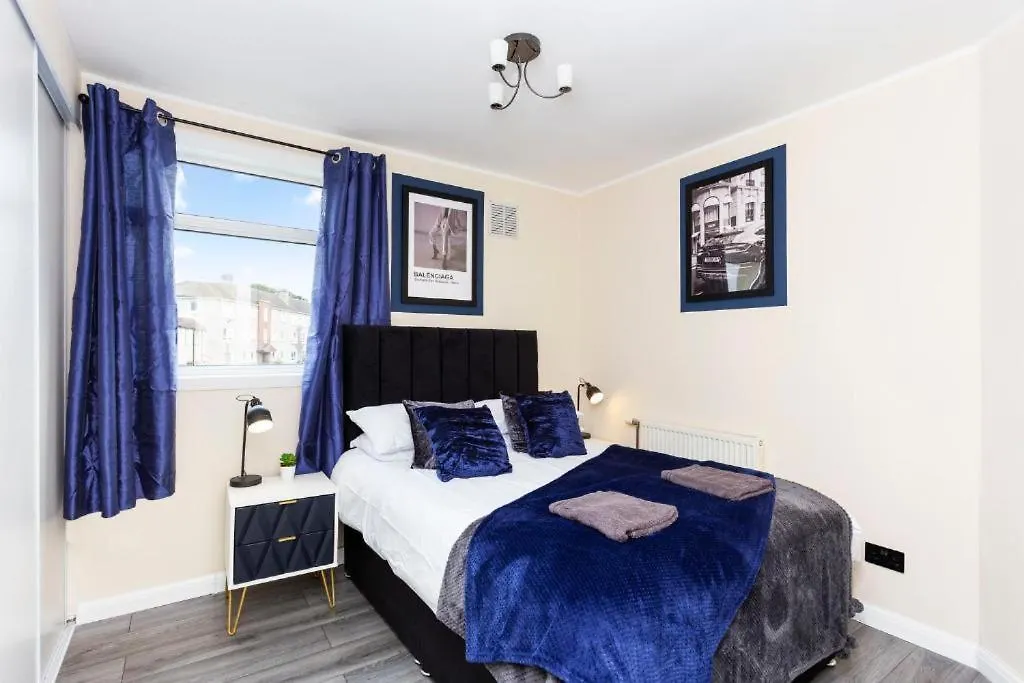 Holiday home Stylish 3 Bed Edinburgh Abode - Parking And Garden Villa