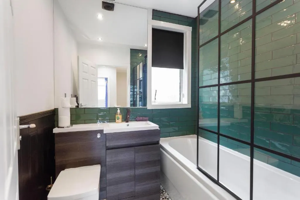 Holiday home Stylish 3 Bed Edinburgh Abode - Parking And Garden Villa