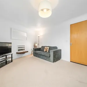 Saughton With Views Of Water Of Leith Holiday home