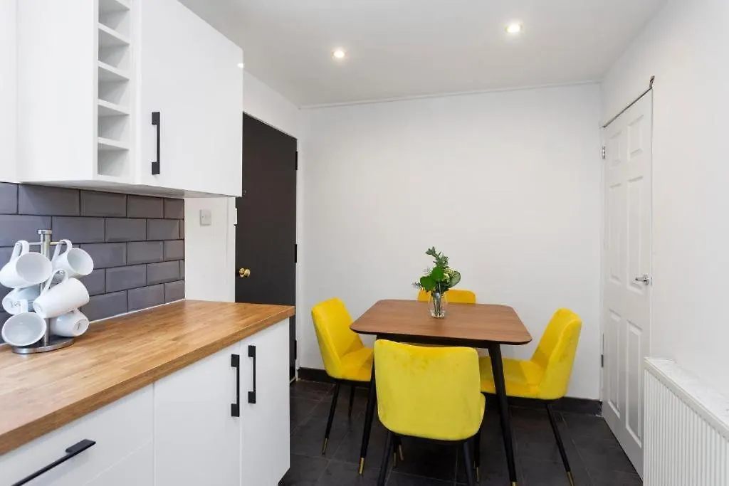 Vila Stylish 3 Bed Edinburgh Abode - Parking And Garden